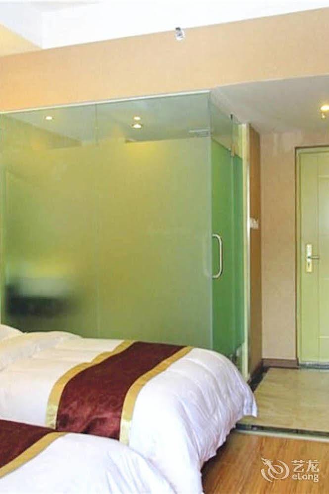 Helun Hotel Chengdu Exterior foto