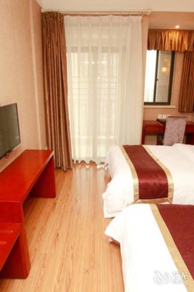 Helun Hotel Chengdu Exterior foto
